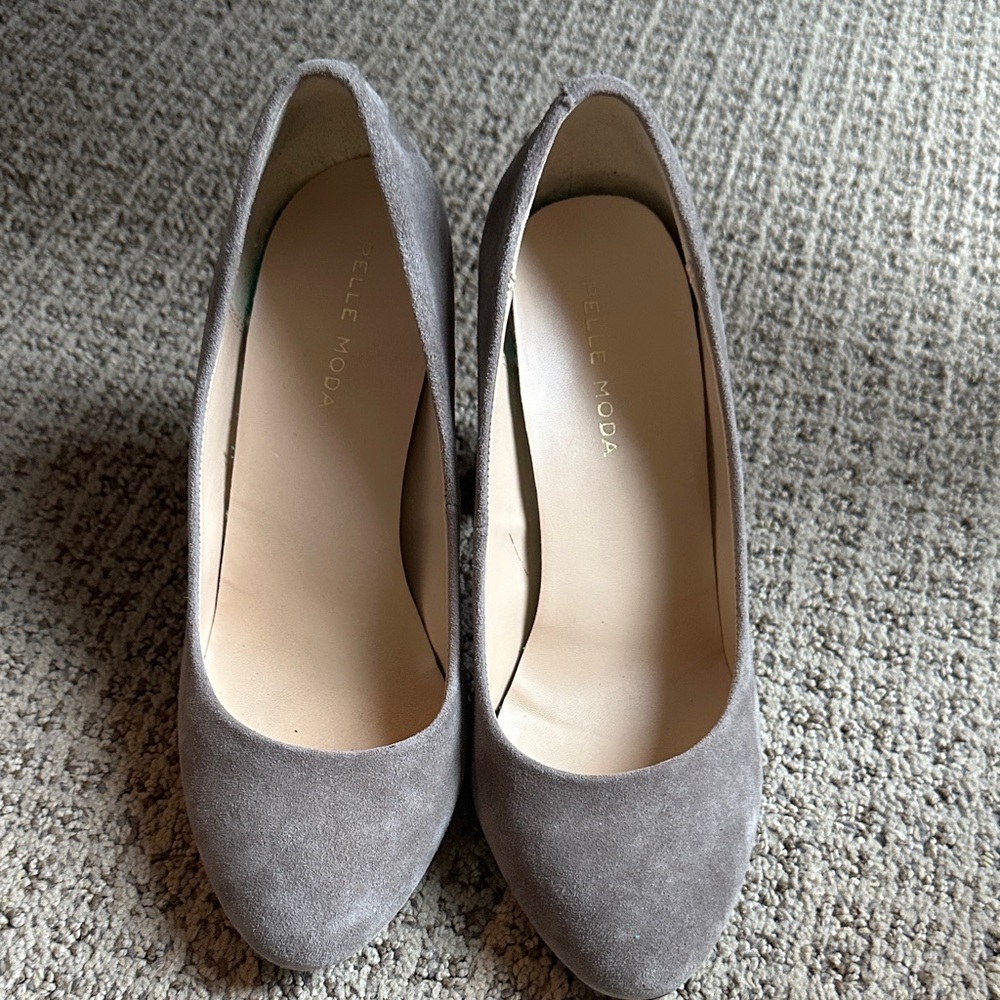 Pelle Moda Elegant Gray Heels